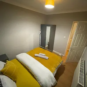 Apartment Comfy Affordable 2 Bedroom Flat Free Parking, Southampton